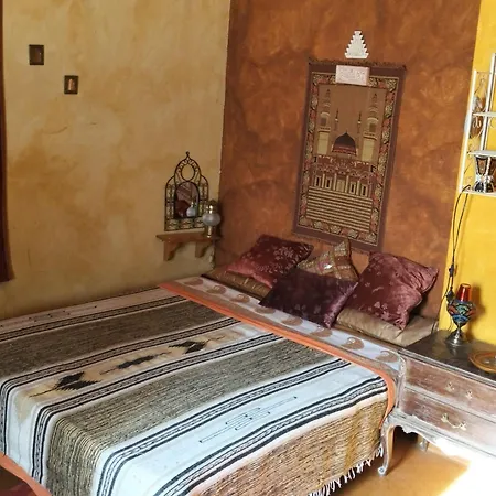 Hosting Maison La Place * Merens-les-Vals