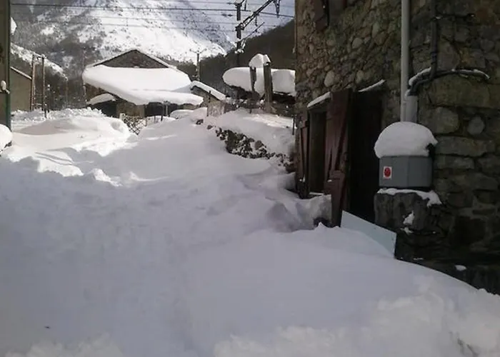 Hosting Maison La Place Merens-les-Vals