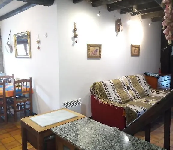 Hosting Maison La Place * Merens-les-Vals