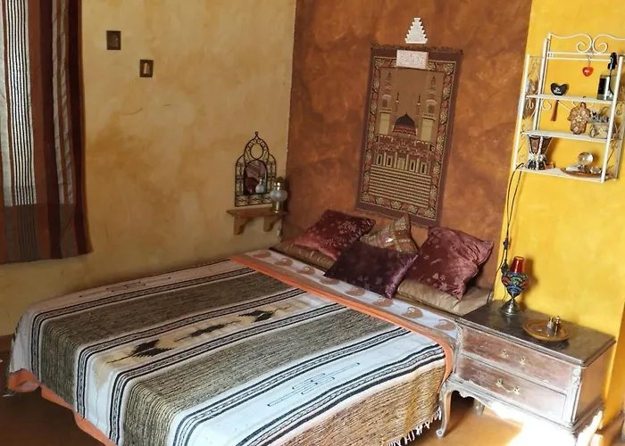 Hosting Maison La Place * Merens-les-Vals